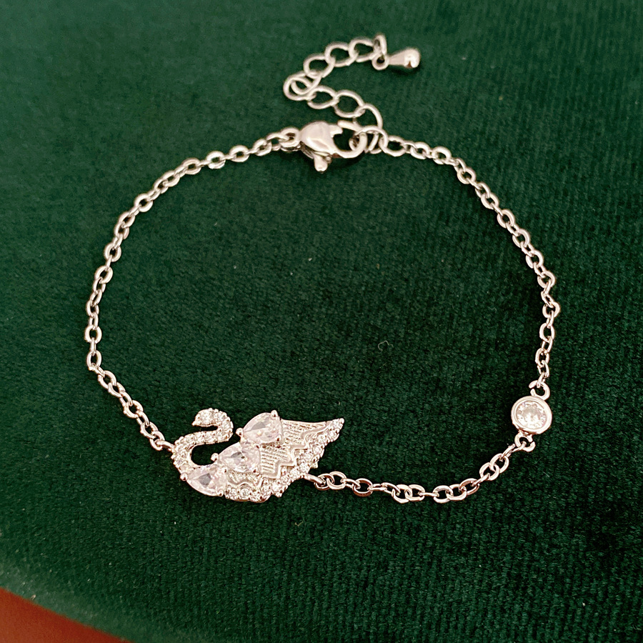 Modas versátiles pulseras de piedra de cisne lujoso ligero nicho pulseras de alta calidad temperamento exquisito joyas personales al por mayor image 7