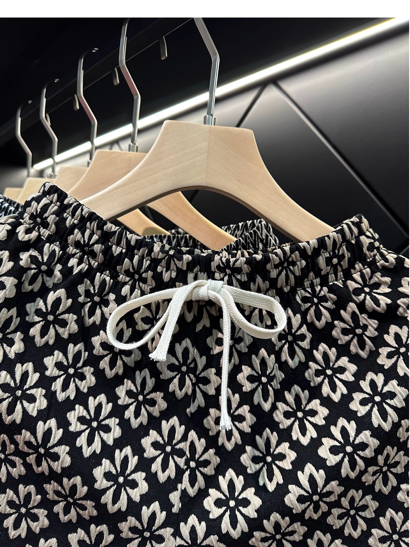 Moderne Shorts Mit Hahnentrittmuster Unisex Freizeithose_voghion.com