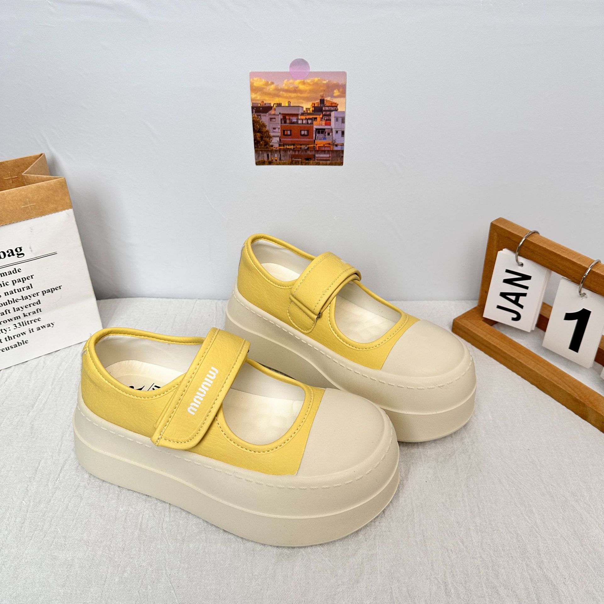 Milk Huhu Mary Jane Cream White Zapatos de mujer 2025 nicho deportes de ocio plataforma Velcro zapatos de lona de cabeza grande para mujer image 5