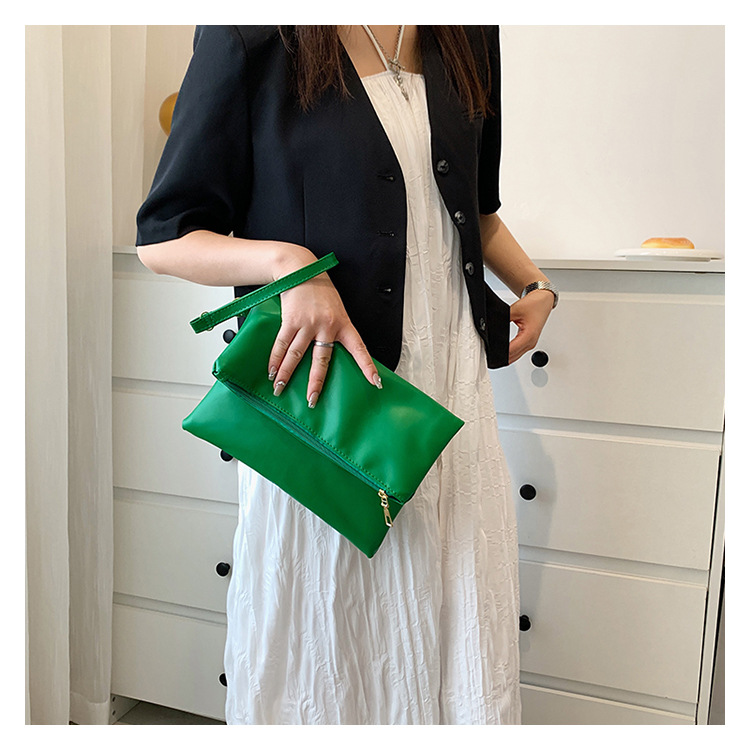 Women's Small All Seasons Pu Leather Solid Color Fashion Square Magnetic Buckle Clutch Bag display picture 12