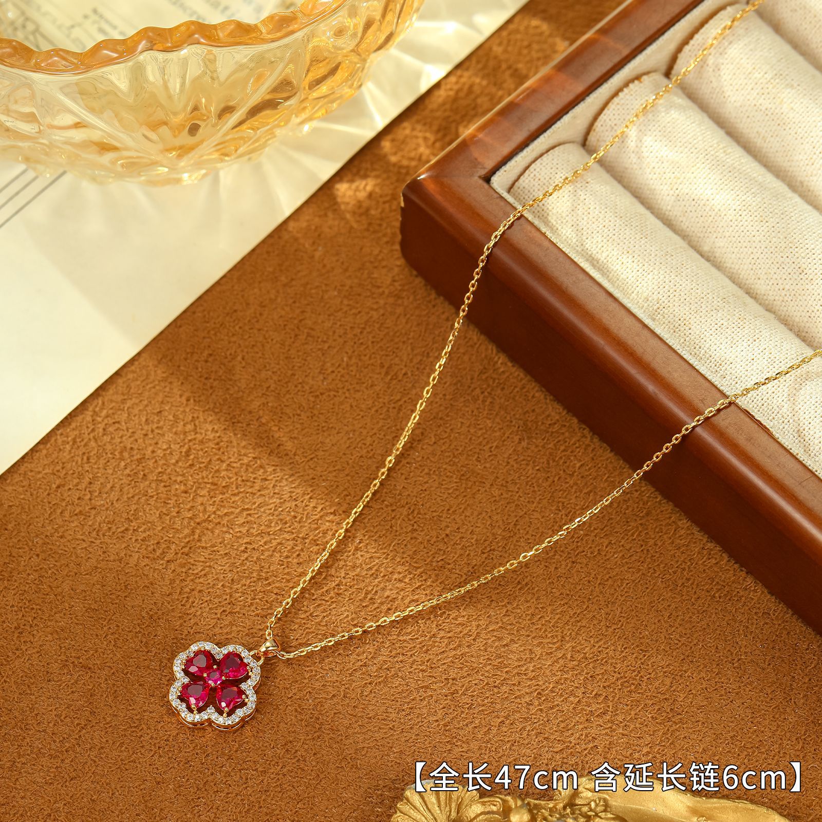 Explosiones transfronterizas lujosas de cuatro hojas color zircon conjunto de joyería de alta sensación única retro simple exquisita versátil