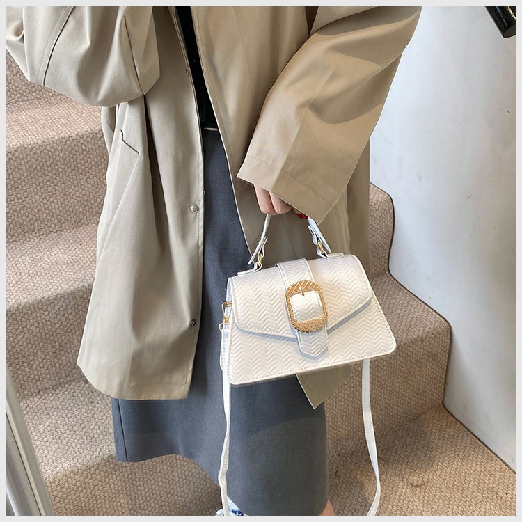 Cross-border wholesale niche design commuter crossbody bag for women 2024, fashionable and versatile women's single-shoulder armpit small square bag undefined
