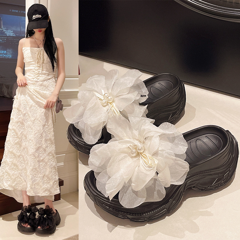 French Seaside Beach Fairy Style Dung Feeling Thick Slippers Fashion Pearl Big Flower Platform Slippers French Seaside Beach Fairy Style Dung Feeling Thick Slippers Fashion Pearl Big Flower Platform Slippers