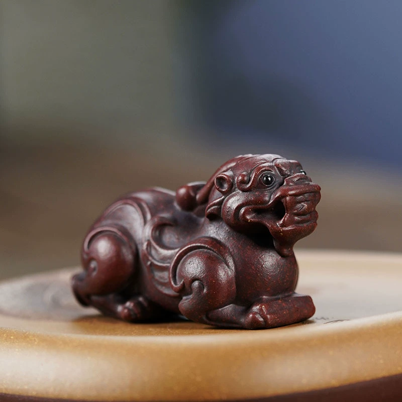 Tea pets wholesale Yixing pure handmade purple sand tea pets can raise Pixiu tea table decorations auspicious beasts handle pieces tea to the surrounding