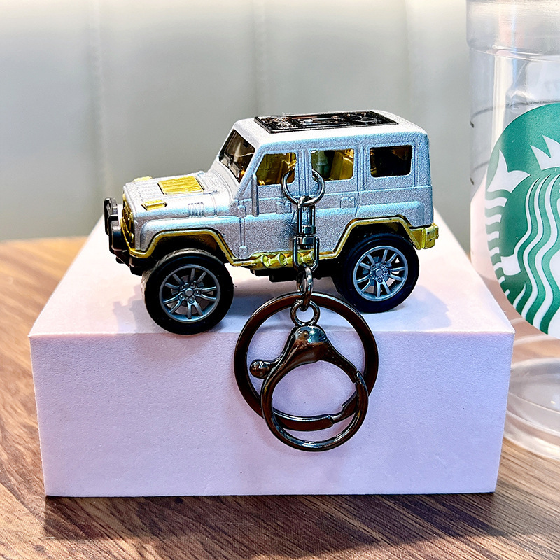 Aleación combinación Jeep Tire hacia atrás modelo de coche llavero bicicleta colgante creativo motocicleta bolsa llavero