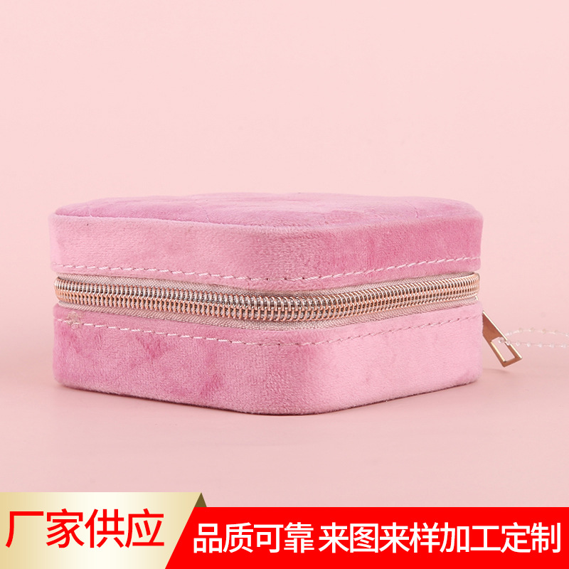 Handheld storage system for traveling