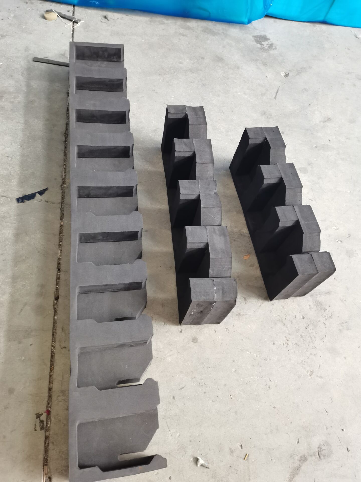 厂家供应黑色EVA成型异形卡槽泡沫包装/卡槽成型异形汽车垫片