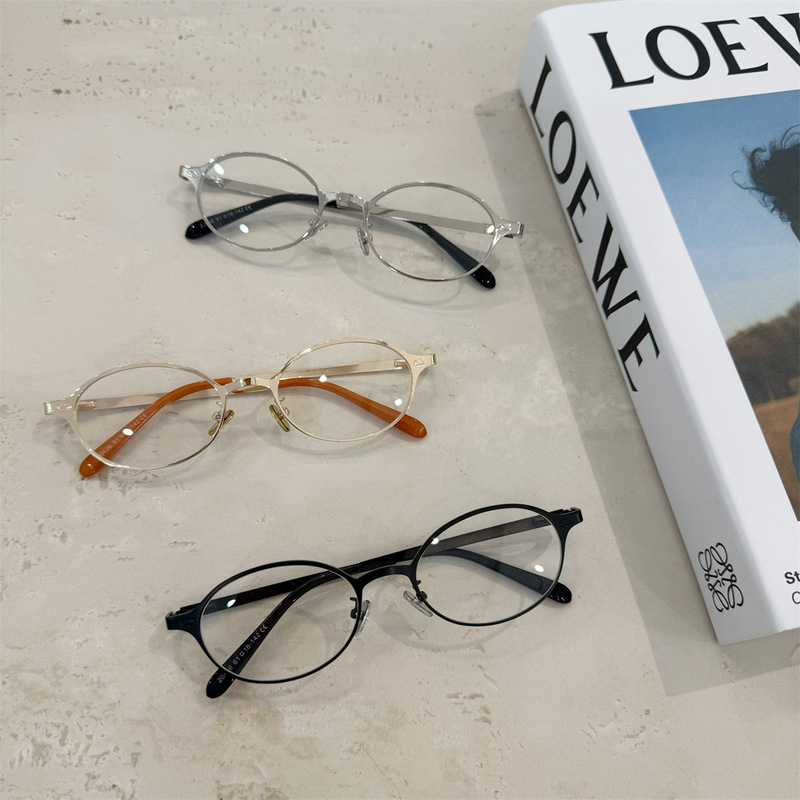 Women's Plain Small Frame Glasses Can be Equiped with Myopic Ins Nerd Retro Face Showing Small Tape Anti-Blue Light Glasses Frame Women's Plain Small Frame Glasses Can be Equiped with Myopic Ins Nerd Retro Face Showing Small Tape Anti-Blue Light Glasses Frame