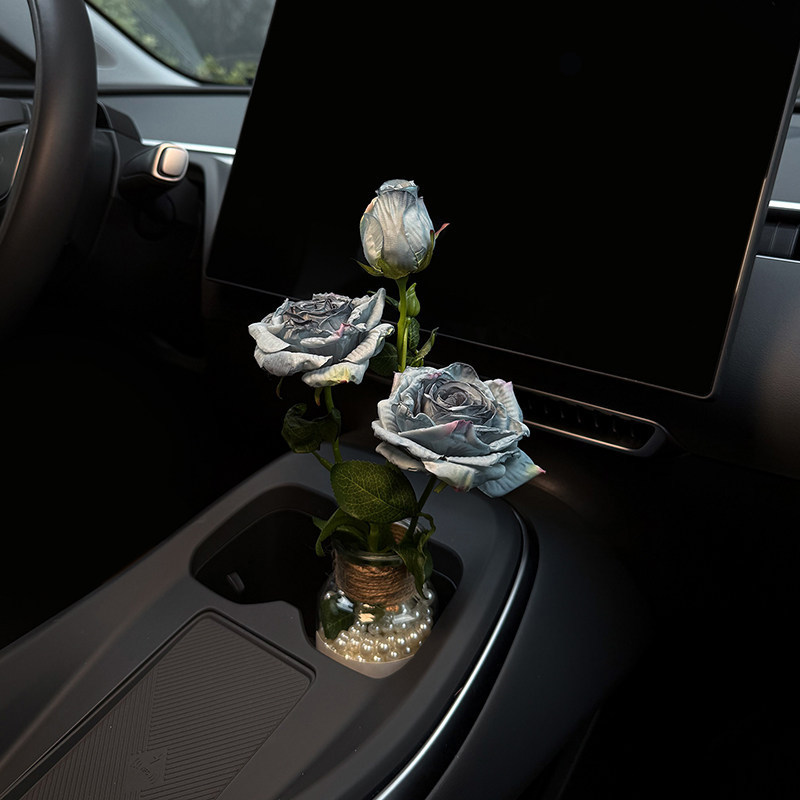 Car Ornaments, French-Style Oil Painting with Burnt Edges, Simulated Roses, Car Interior Decorations, Car Aromatherapy, Water Cup Holder Decoration, High-End for Women