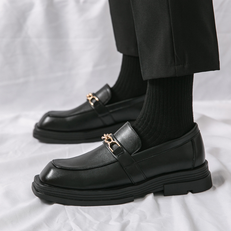 Zapatos de cuero de suela gruesa para hombres nuevos zapatos de hombre retro zapatos de moda Lefour zapatos casuales de altura zapatos cuadrados blancos zapatos transfronterizos