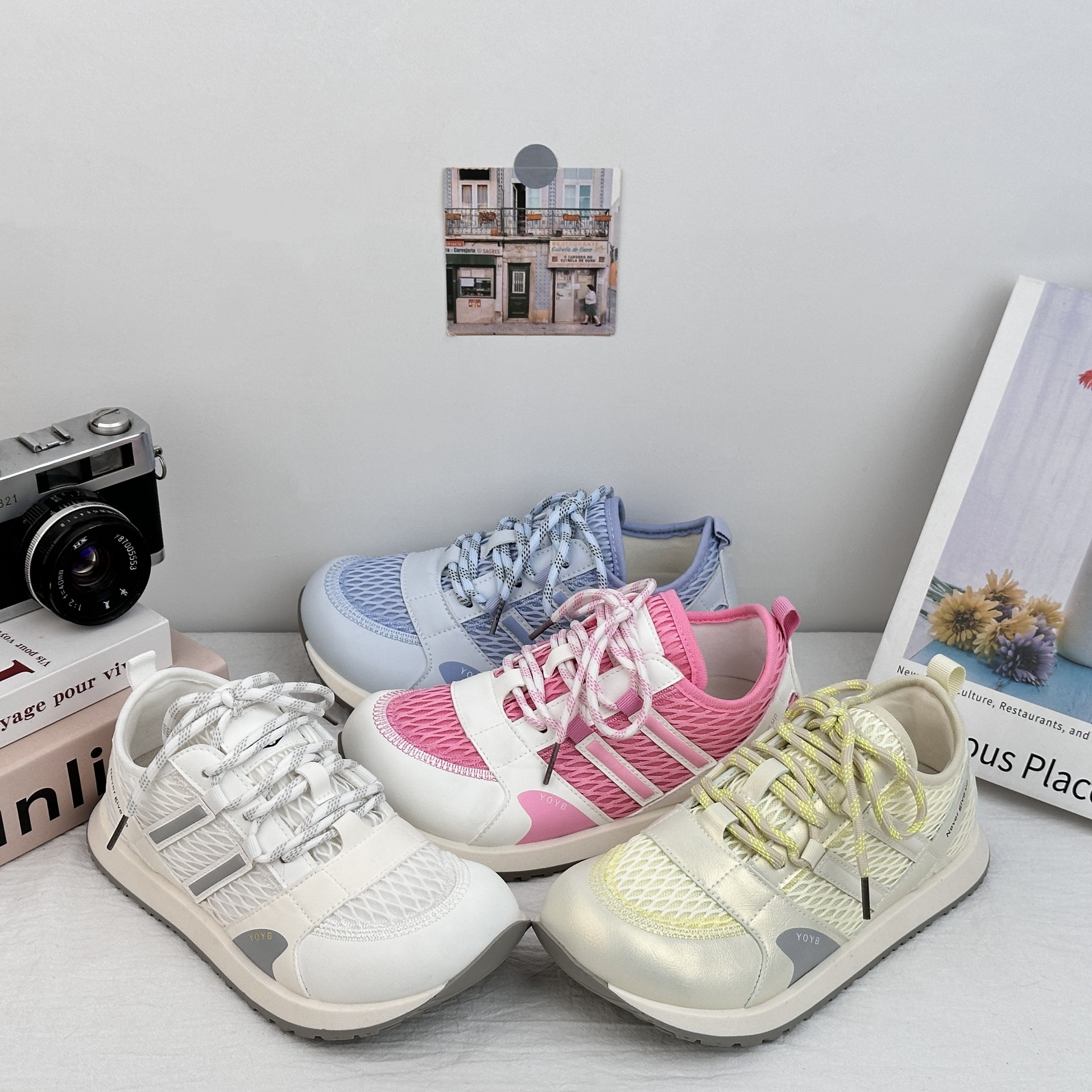 Zapatos casuales transpirables de malla de ondas distantes para mujeres 2025 verano nuevo estilo de moda correa de cabeza redonda con suela suave zapatos de skate portátiles