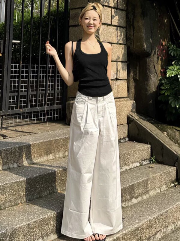 帆泰に頼ってレモンの黄色を修理して首のガーターのベストの女性の少女を掛けます。|undefined