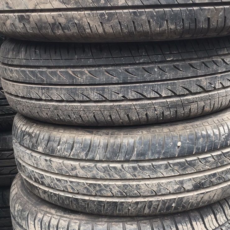 Used Dismantled Scrap Tires for Venue Decoration, Anti-Collision, Second-Hand Car Tires, Not Suitable for Vehicle Mounting, Industrial Anti-Collision