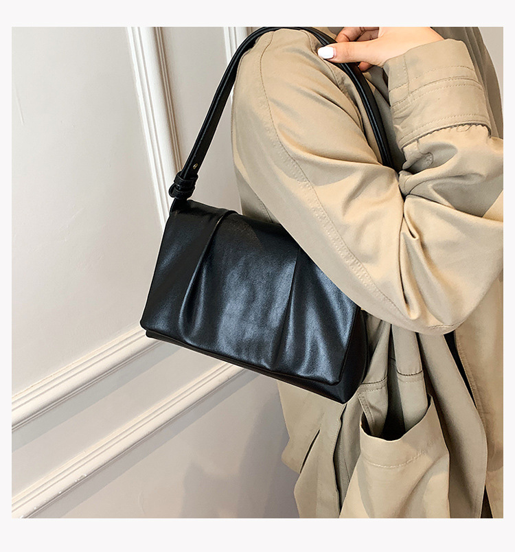 Retro Small Bag 2021 New Trend Simple Fashion Solid Color Messenger Bag Autumn One-shoulder Armpit Small Square Bag display picture 13