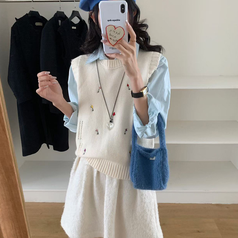 Academy-Style Embroidered Sweater Vest for Women, Autumn 2026 New Model, Cute and Youthful, Fashionable Loose Sleeveless Knit Vest Academy-Style Embroidered Sweater Vest for Women, Autumn 2026 New Model, Cute and Youthful, Fashionable Loose Sleeveless Knit Vest