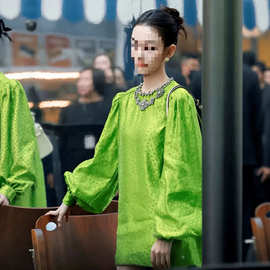 宋祖儿同款绿色波点印花连衣裙女夏2026新款宽松灯笼袖短款衬衫裙
