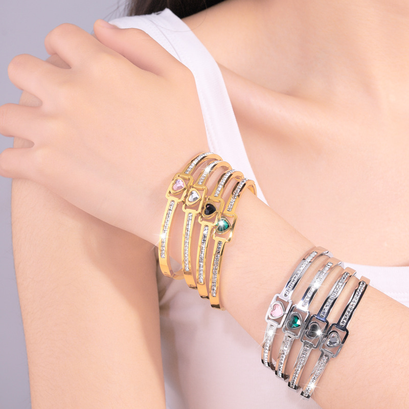 Brazalete de acero de titanio lujoso ligero amor de tendencia brazalete de zircón universal mujer explosión transfronteriza nicho pulsera de alto nivel image 4