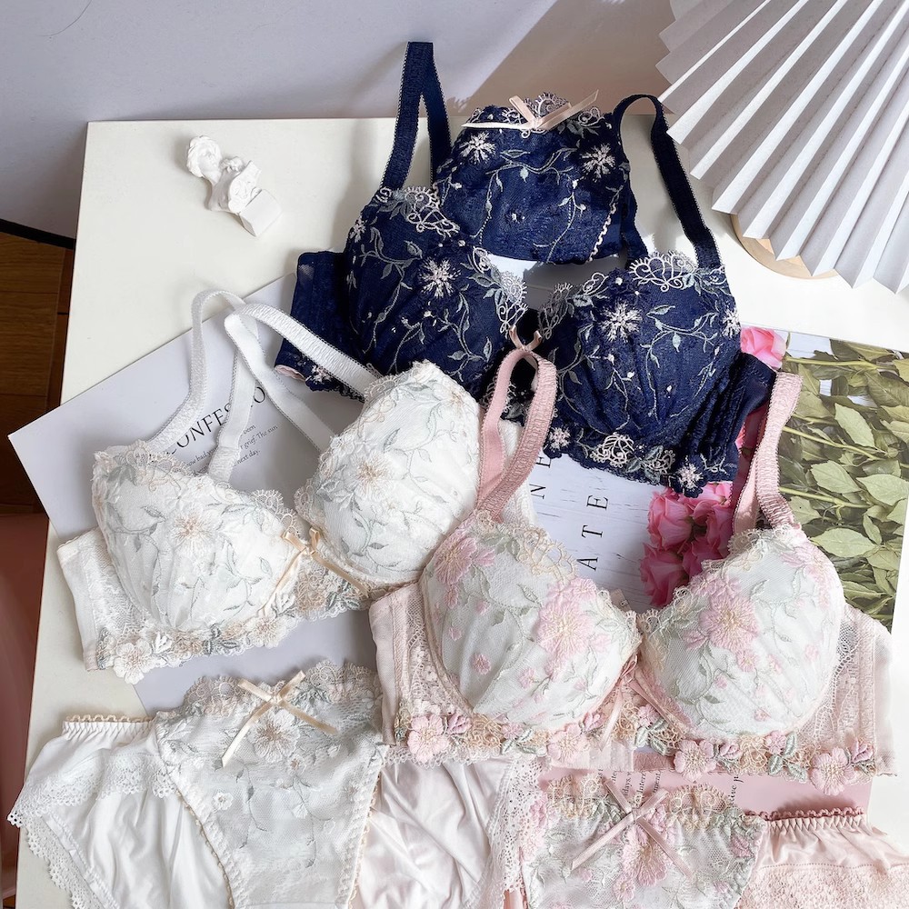 Dulce encaje sexy bordado pequeño pecho delgada chica sujetador traje anillo de acero suave ropa interior sujetador