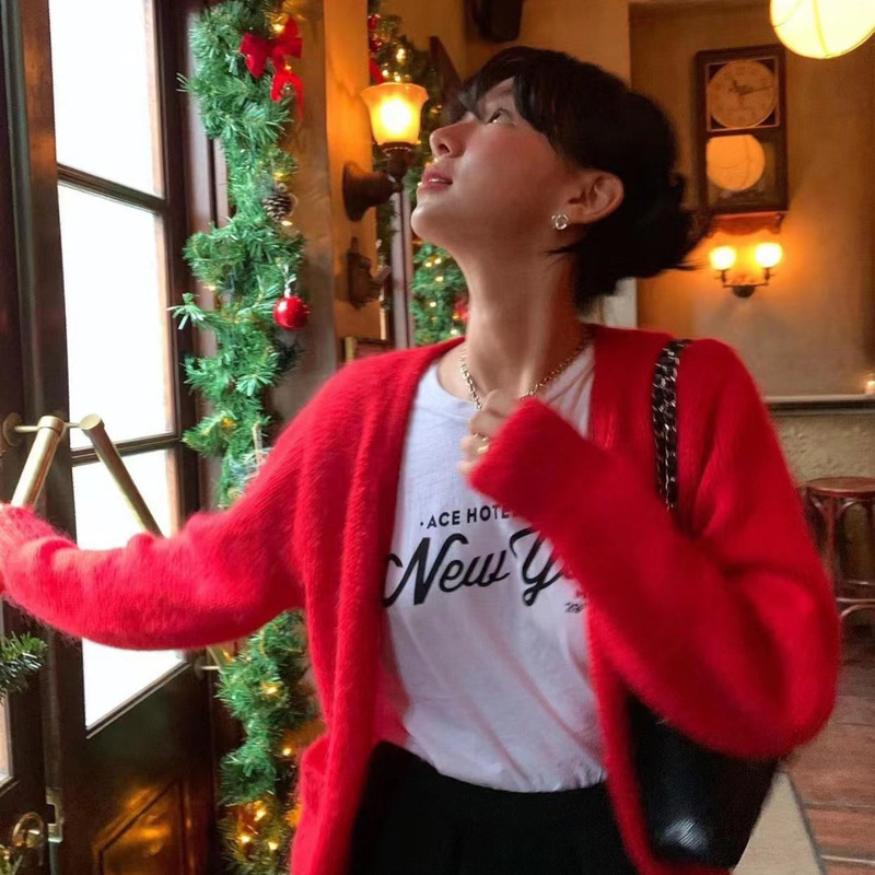 Factory Direct Sale Korean Dongdaemun Fever Style Same Model Eight-Ply Wool Solid Color Loose Knit Sweater Factory Direct Sale Korean Dongdaemun Fever Style Same Model Eight-Ply Wool Solid Color Loose Knit Sweater