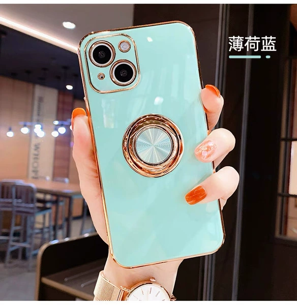 Light cyan/mint blue