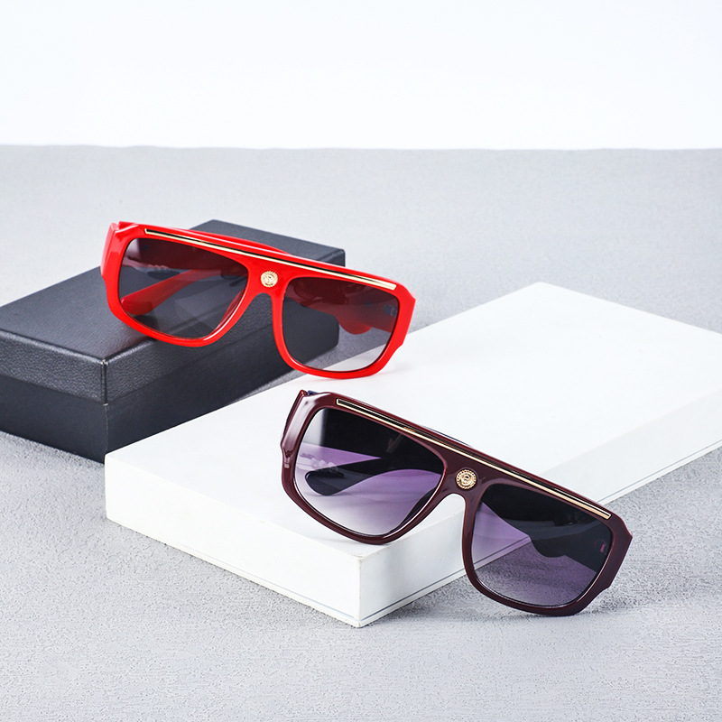 Dames zonnebril trendy grote modieuze designer zonnebrillen_voghion.com