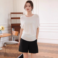 一字襟半袖ニット女性夏の新型コウモリシャツのサイドボタン飾りプルオーバーtシャツが痩せている