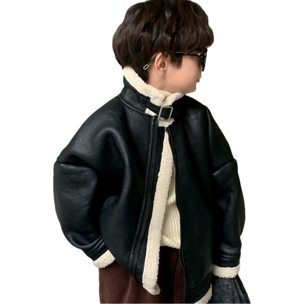 Детская зимняя куртка 2025 для мальчиков в корейском стиле, повседневная кожаная куртка с меховым воротником, утепленная кожаная куртка на молнии для детей