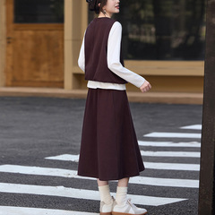 简约风假两件套装女2025春秋季新款V领马甲半身裙休闲一整套穿搭