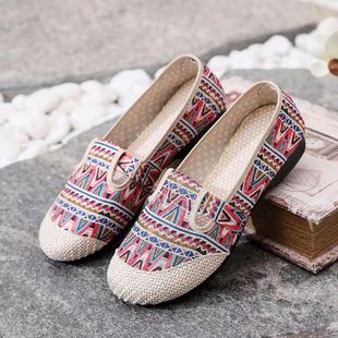 Customized Spring and Summer Old Beijing Cloth Shoes for Women, Flat Heels, Ethnic Style Shallow Mouth, Middle-Aged and Elderly Slip-On Slip-On Shoes, Mother's Shoes