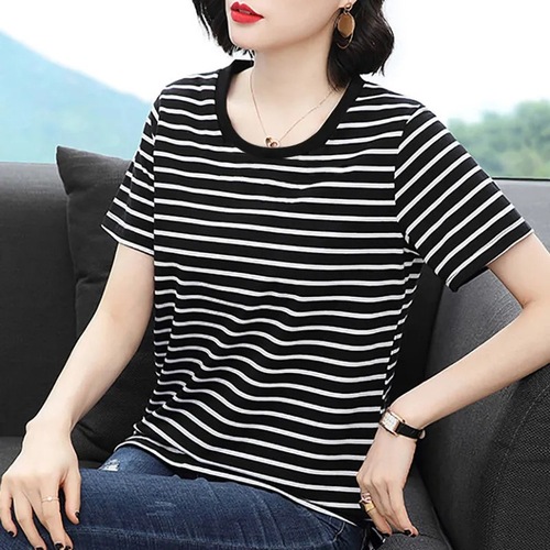 Korean short-sleeve T-shirt for women, summer striped small top for middle-aged mothers, slimming, stylish, versatile, loose-fitting top