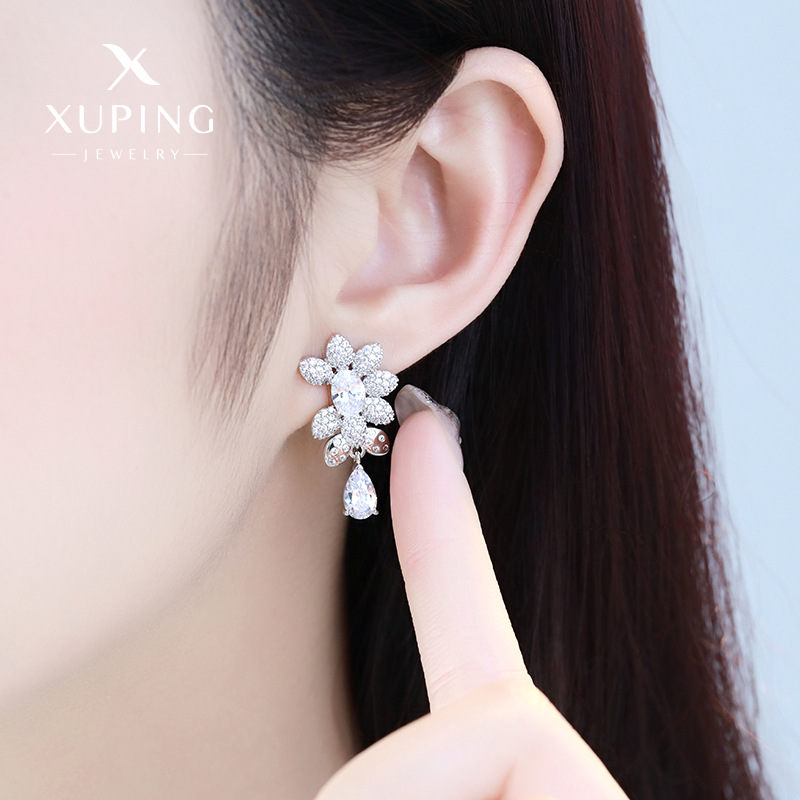 Xuping nuevo brillante flor de zircón gota de agua pendientes nicho de diseño elegante ligero lujoso de alto nivel pendientes para mujeres