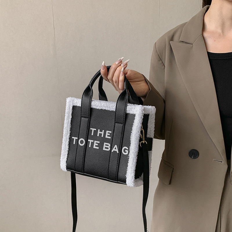 Mini bolso de mano portátil de lana de cordero para mujeres 2023 nuevo estilo coreano de moda de alta calidad bolsa de mensajero del hombro