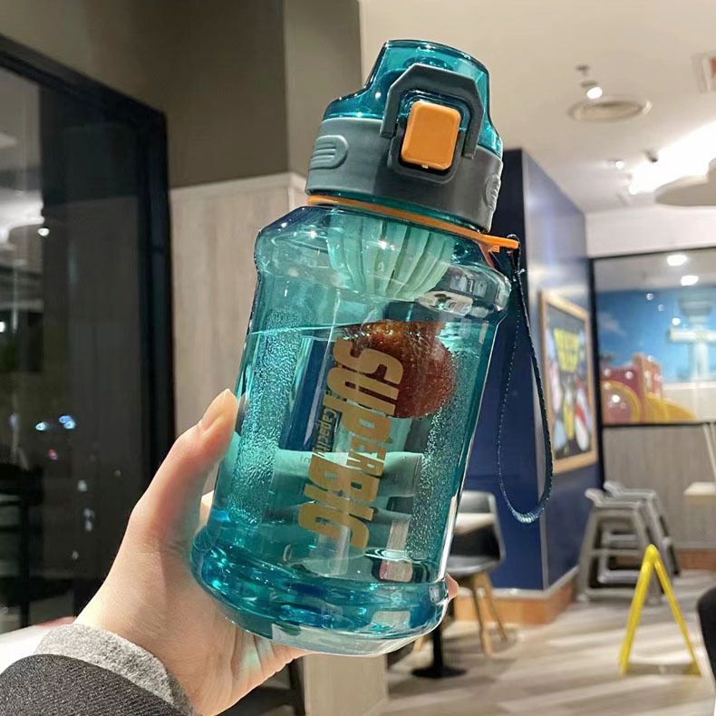 Fábrica personalizada EITONGPC taza espacial roja 800ml taza de agua de barril de aluminio taza de plástico portátil taza de bebida directa