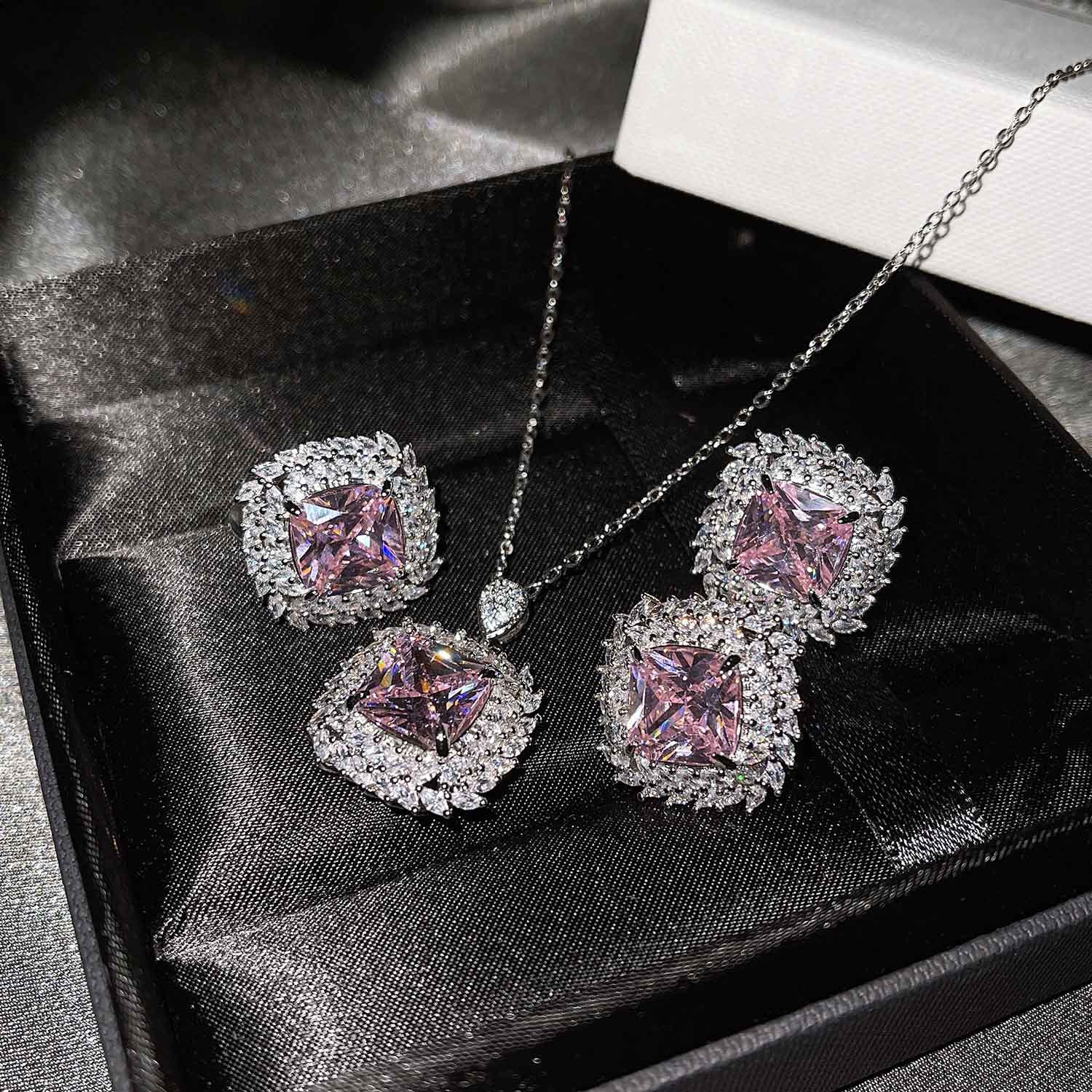 The New Luxury Color Treasure Set Inlaid With Ascher Yellow Diamonds Topa Blue Argyle Powder Ring Earrings Pendant display picture 18