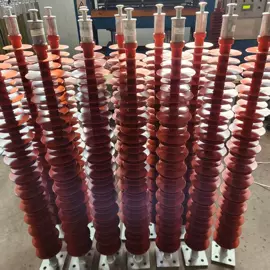 绝缘子;固定金具;避雷器