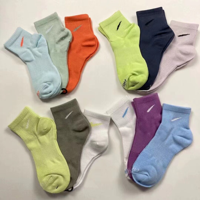 Suwan Nexter Makaron Men's and Women's Color Medium Tube regular Thin Fashionable Fashionable Casual Sports Cotton Socks