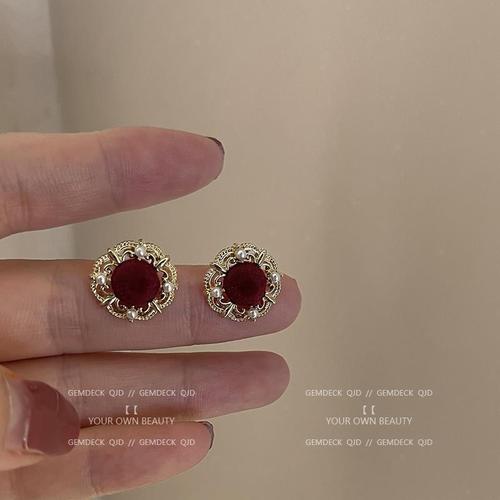 French retro burgundy velvet stud earrings for women niche design elegant pearl earrings trendy