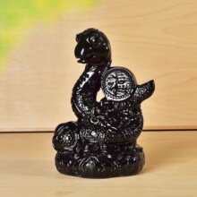 天然玉石黑生肖蛇精工摆件风水旺财摆件纯手工雕刻家居摆件