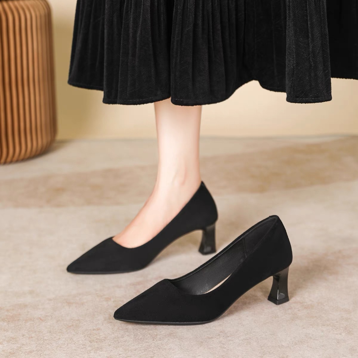 French High Heels Women's Thick Heel Suede Soft Sole Not Tired Feet Flight Occupant Dress Commuter Professional Black Work Shoes Single-layer Shoes