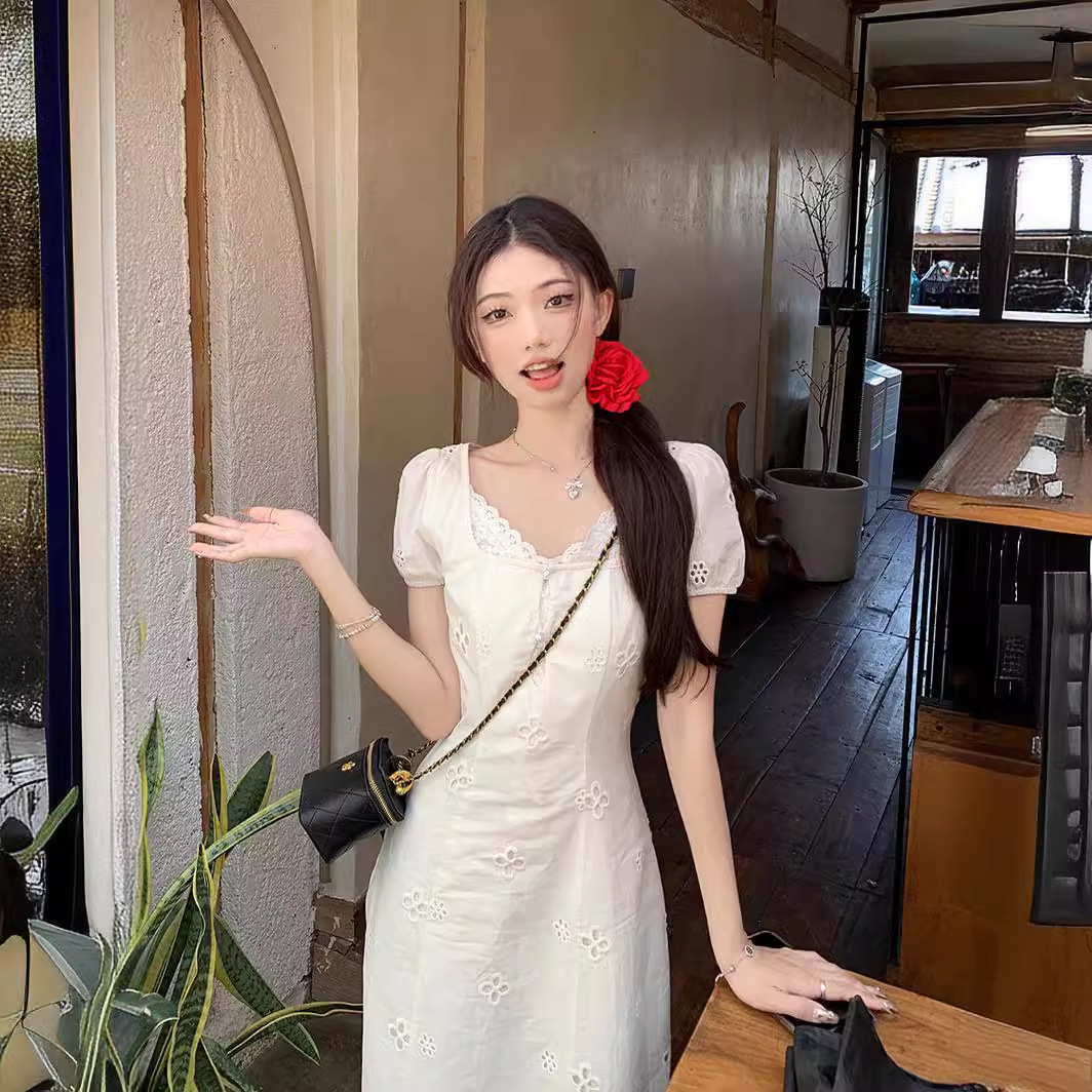 Vintage Hollow-out Embroidered Short-sleeved Dress Women's Spring and Summer French Style Romantic Pure Desire High Waist Slimming Long Dress First Love Dress