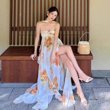 2025夏季新款挂脖大露背抹胸连衣裙女荷叶边碎花大摆裙性感长裙