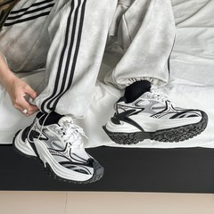 ガラガラヘビAD版機甲運動のお父さんの靴の復古的な男女のパンダの色合わせの25春増高沢西風