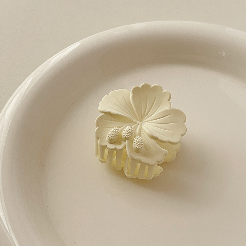 Elegant Lady Women's Flower Fish Shark Plastic Hair Clip Hair Claws display picture 15