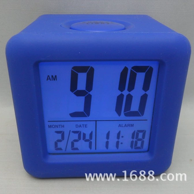 Silicone small alarm clock student non -slip shockproof smart clock, square clock clock clock, electronic gifts
