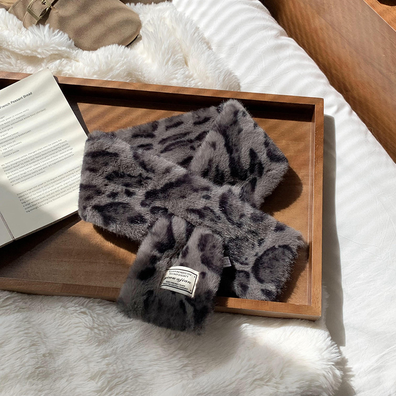 Collar de invierno caliente 2025 nuevo estilo de alta calidad estampado de leopardo engrosado collar de pelusa bufandas al por mayor