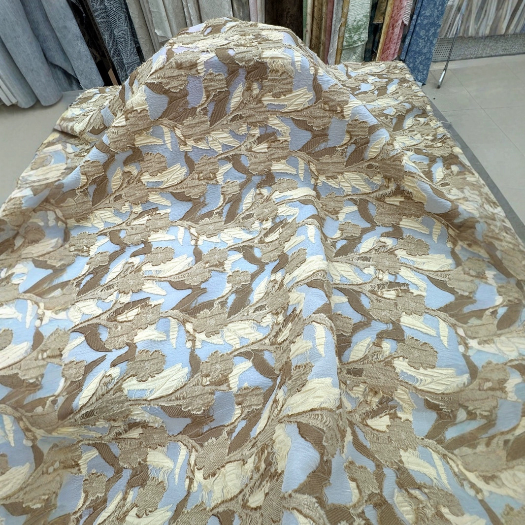 新款剪花面料 时尚精细提花 打造衬衫连衣裙质感之选