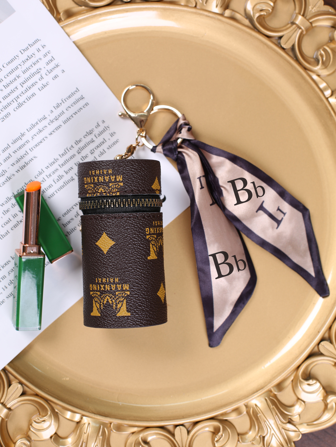 M 단어 다크 브라운