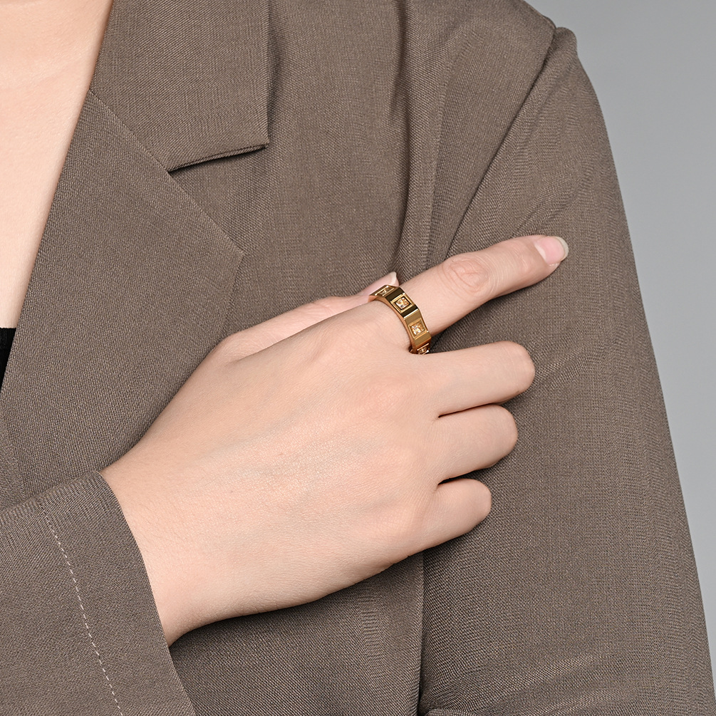Bague unisexe géométrique à 8 côtés en acier titane sertie de diamants - Bijou de mode haut de gamme_voghion.com