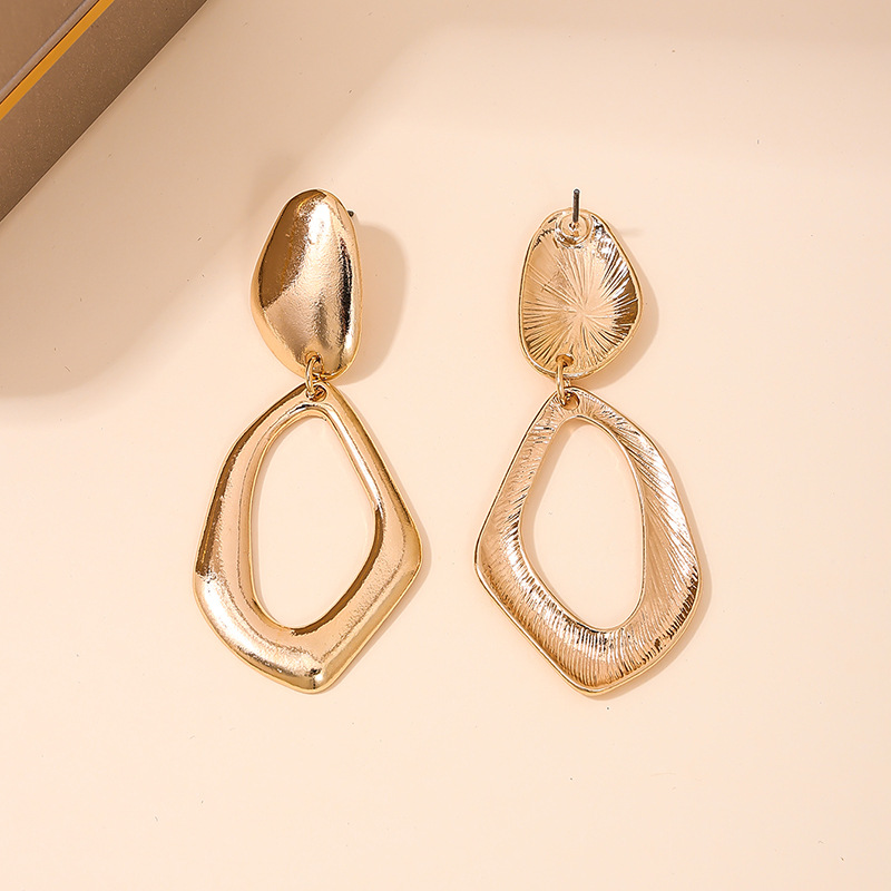 Shiny gold earrings