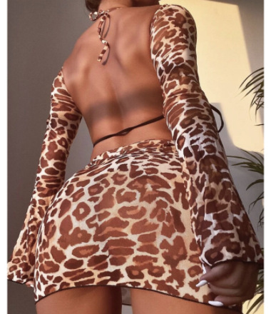 2023 comercio exterior transfronterizo estampado de leopardo europeo y americano sexy bikini dividido de tres piezas traje de baño de mujer fabricante lote de moda